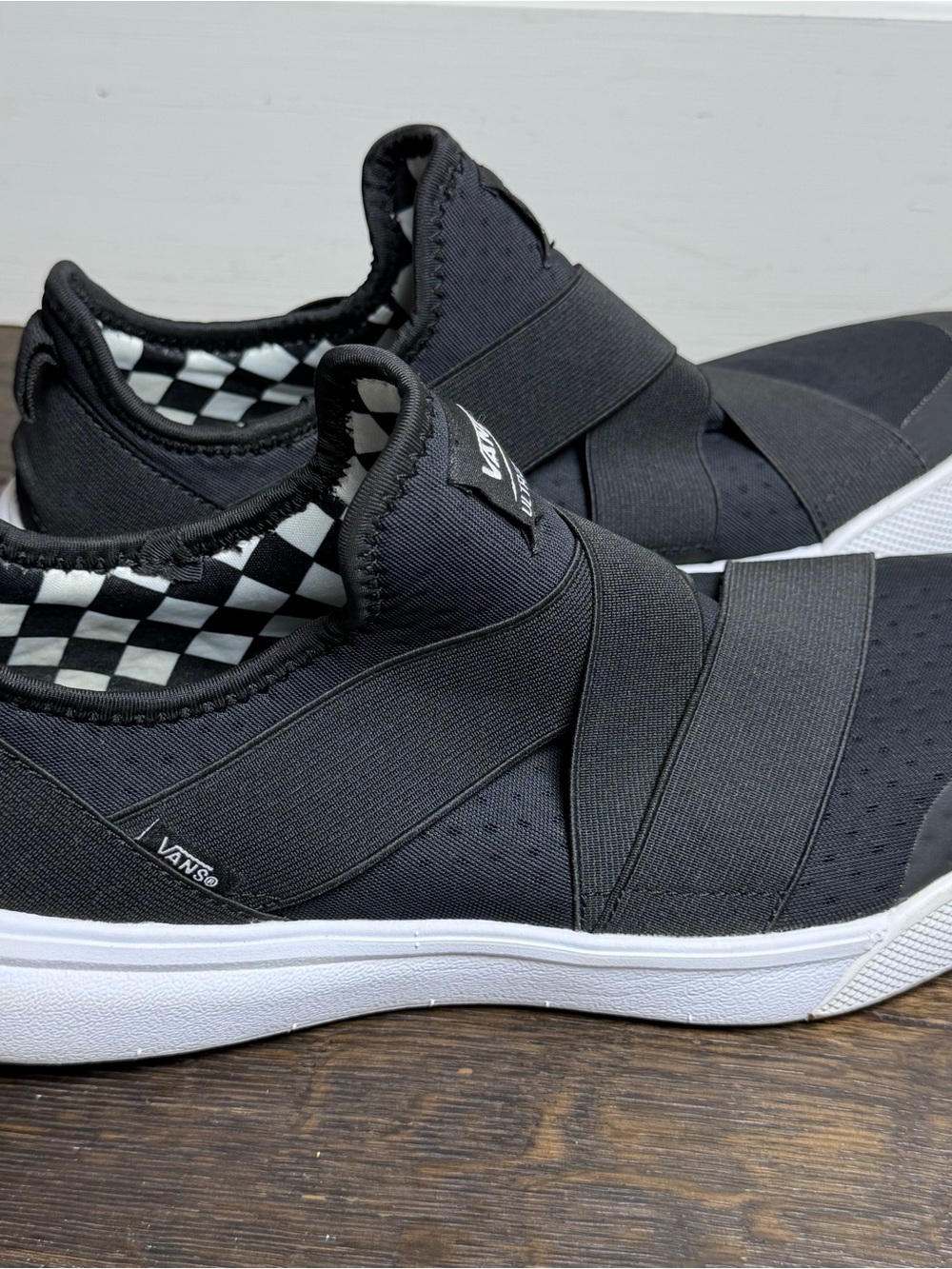 Vans UltraRange Gore Slip On Sneakers Black Women’s 11 Men’s 9.5 UltraCush